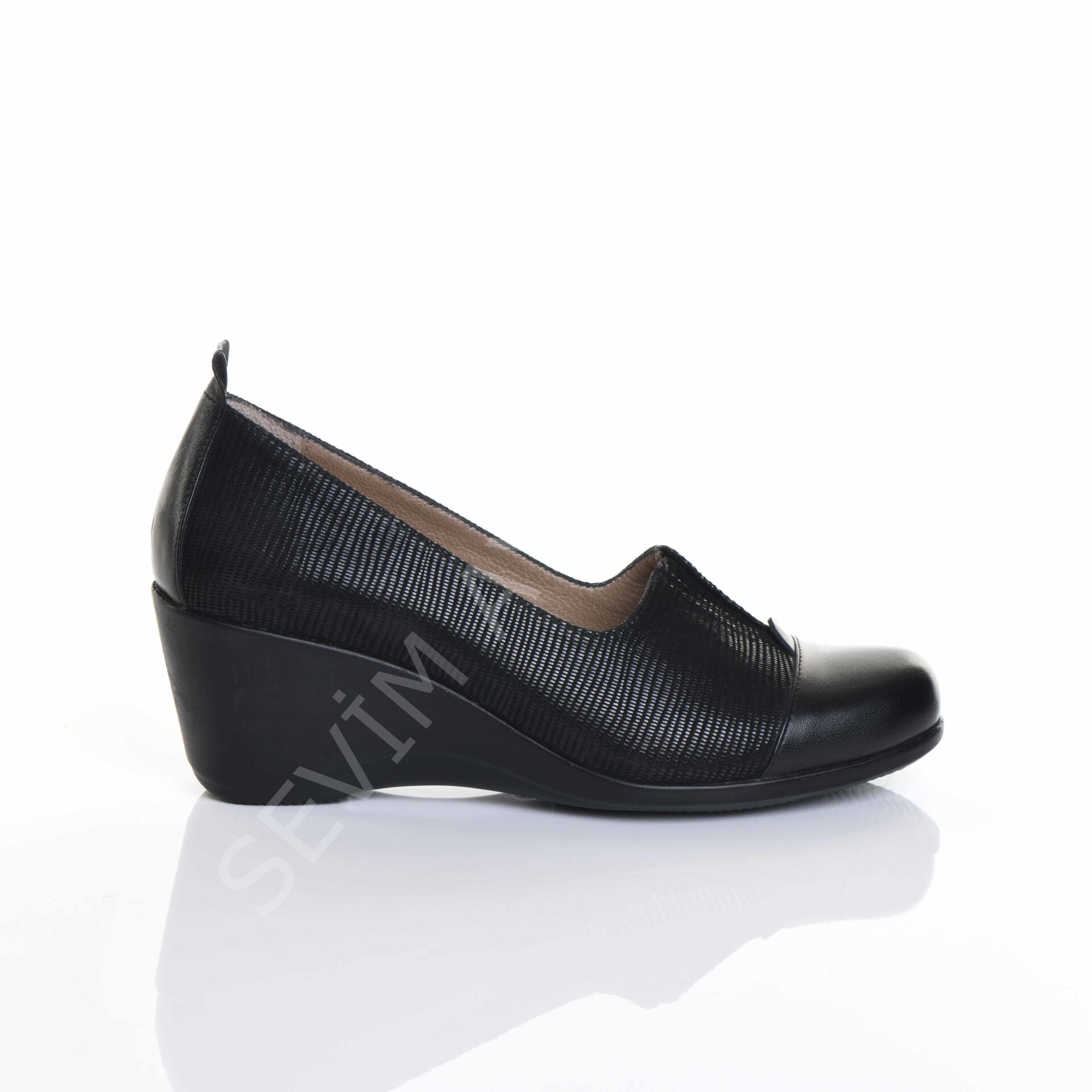 KADIN HAKİKİ DERİ ORTOPEDİK TABAN GÜNLÜK AYAKKABI