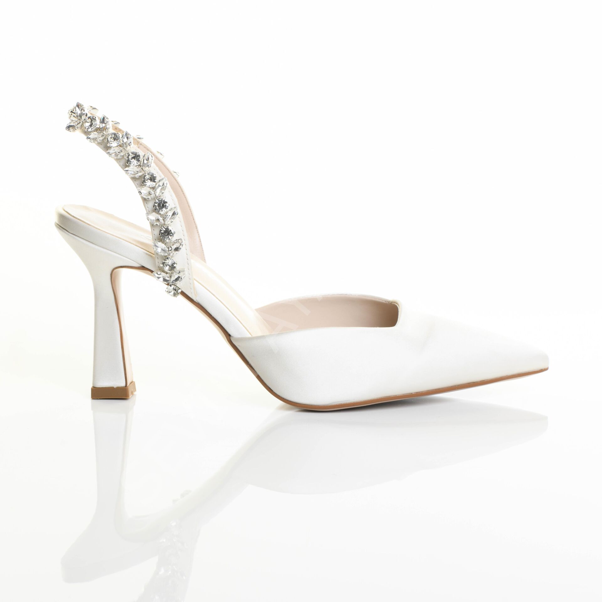 KADIN SEDEF BEYAZ SATEN ARKASI AÇIK TAŞLI ABİYE AYAKKABI