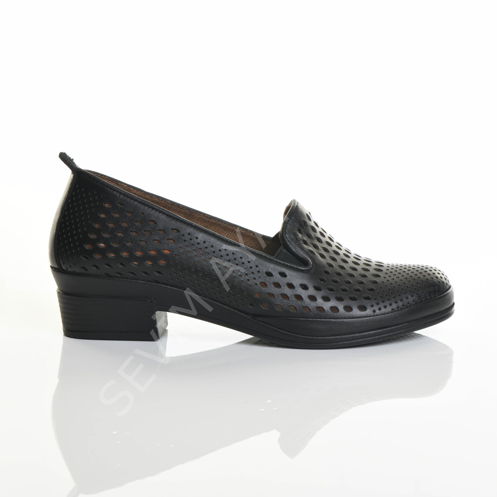 KADIN HAKİKİ DERİ KISA TOPUK RAHAT KALIP GÜNLÜK AYAKKAKBI