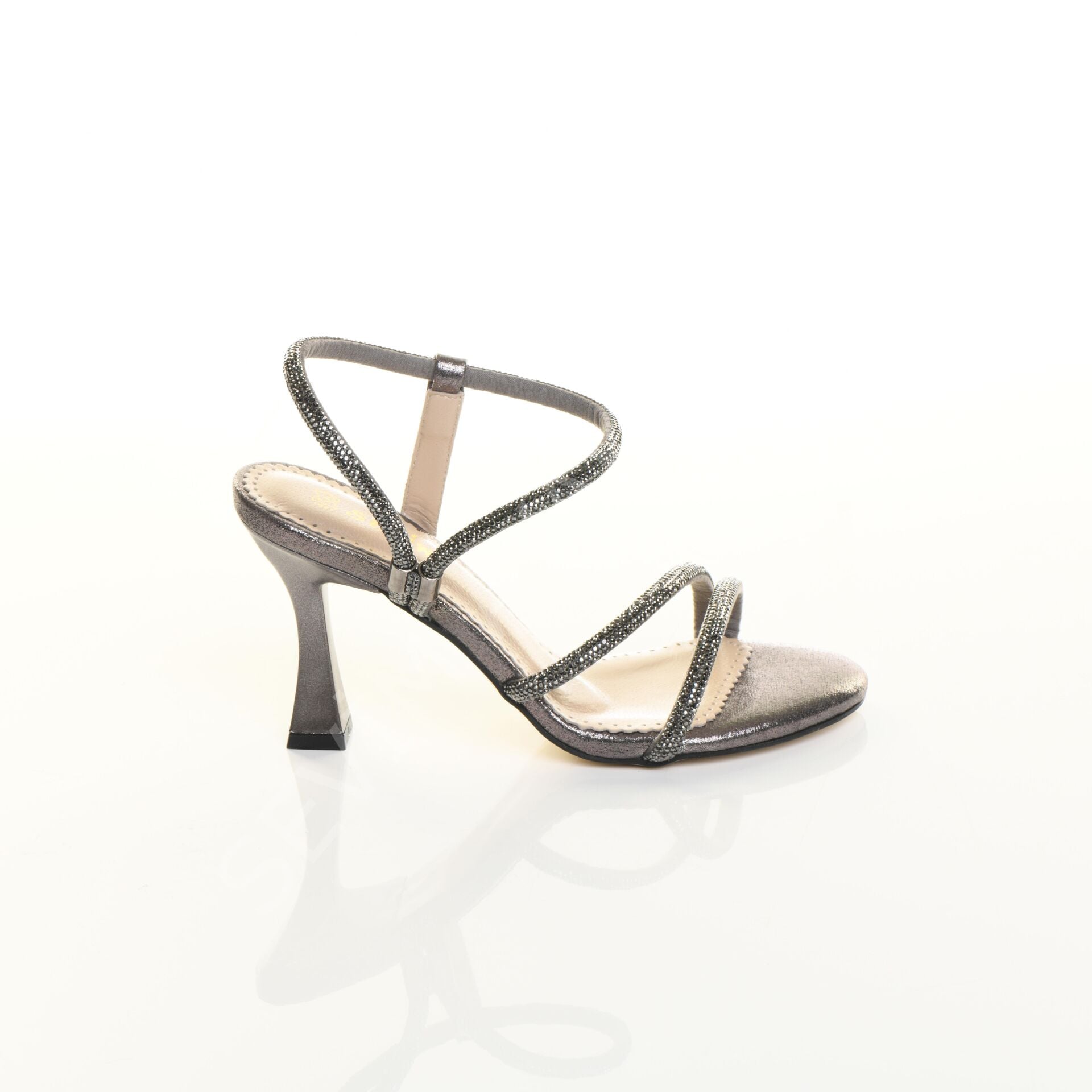 BAYAN ABİYE ÇİFT BANTLI BİLEK DETAYLI AYAKKABI