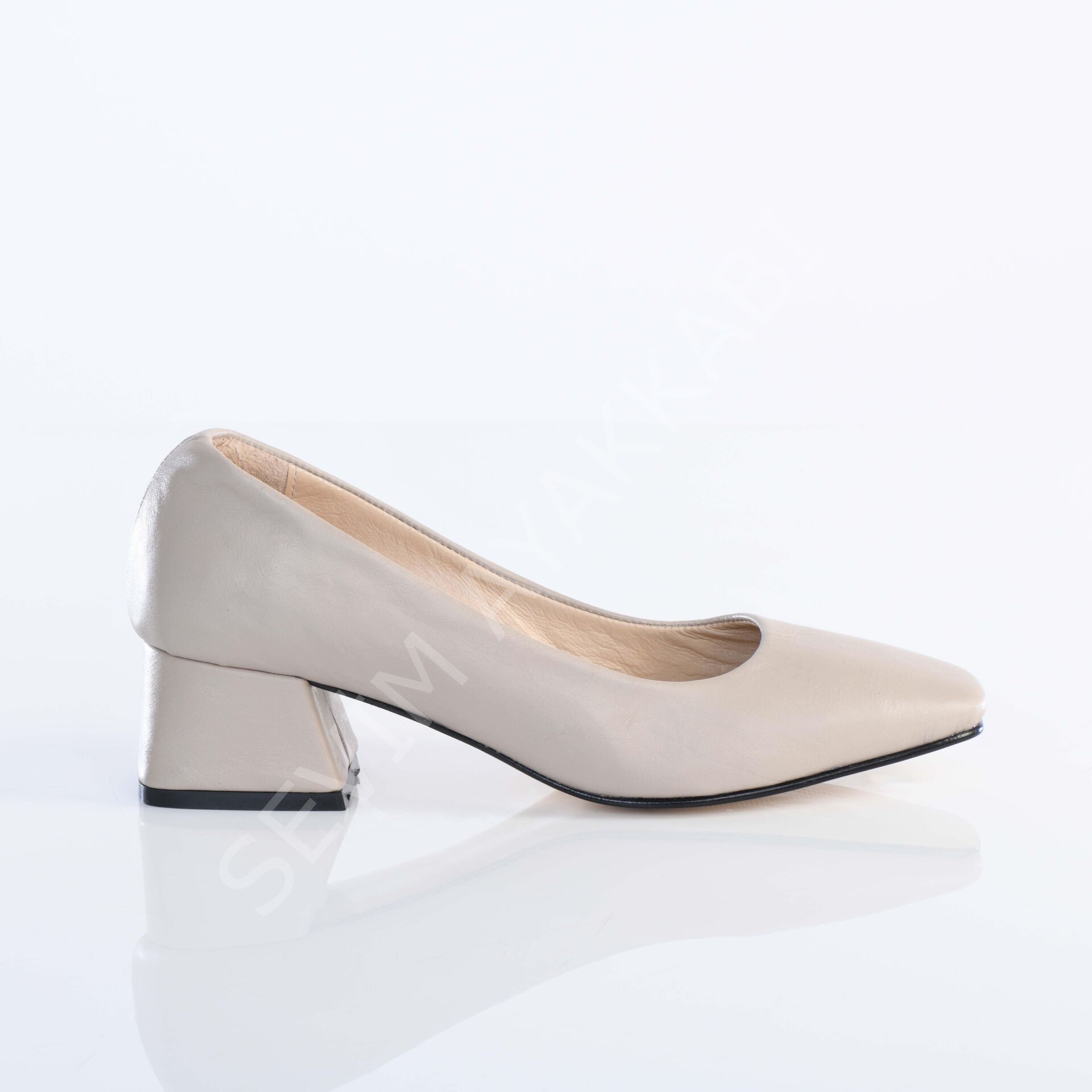 KADIN HAKİKİ DERİ 4CM TOPUKLU KREM AYAKKABI