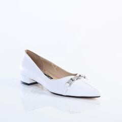 KADIN HAKİKİ DERİ BEYAZ RENK TOKALI GÜNLÜK BABET