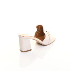 KADIN BEYAZ RENK HAKİKİ DERİ TOPUKLU TERLİK