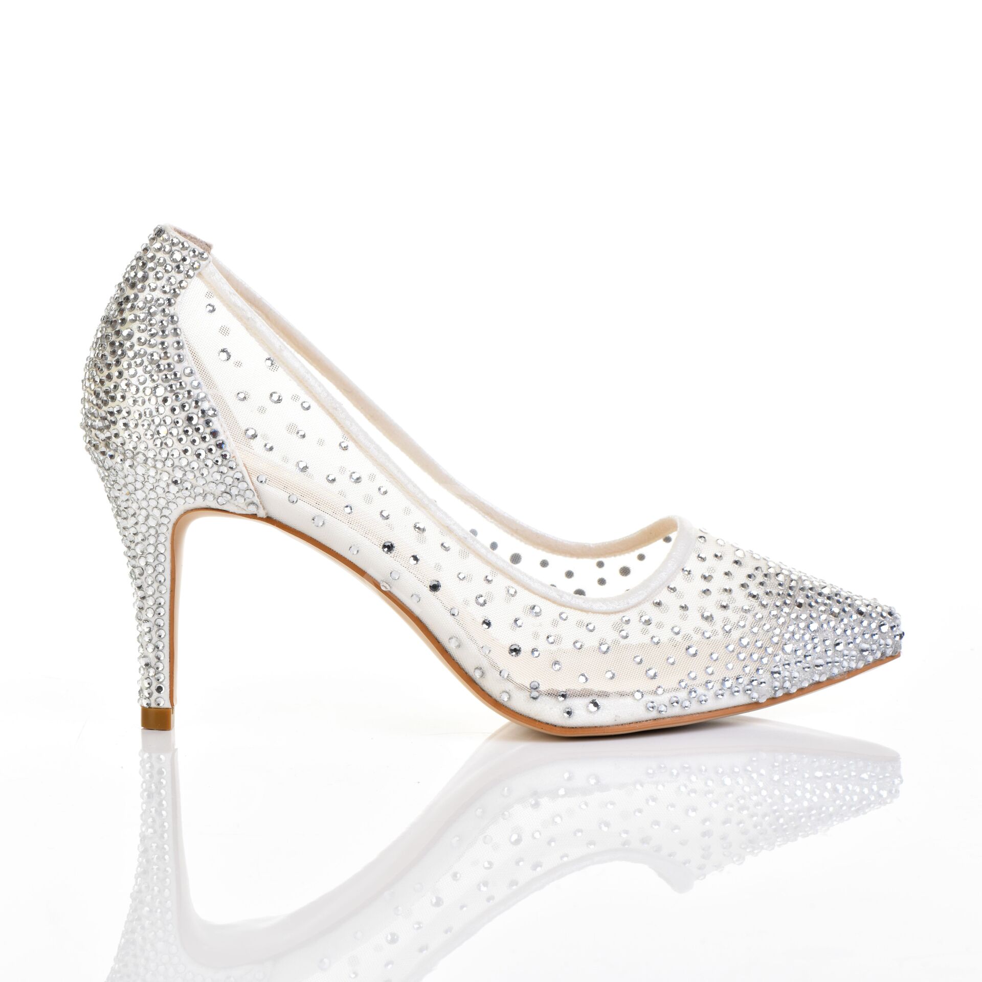 KADIN SEDEF BEYAZ RENKLİ KRİSTAL TAŞLI FİLELİ AYAKKABI