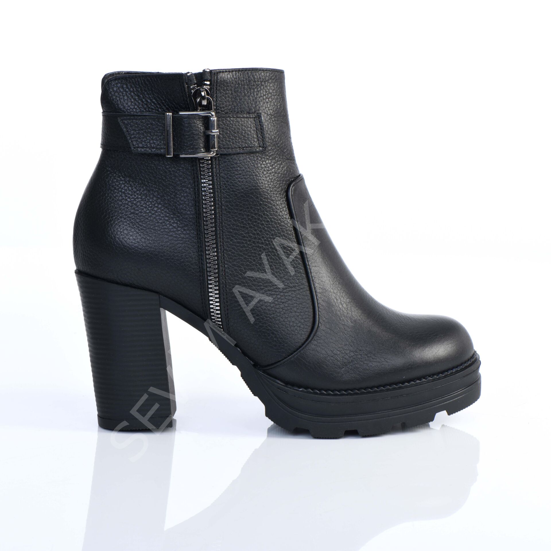 KADIN HAKİKİ DERİ TOPUKLU FERMUARLI SİYAH RENK GÜNLÜK BOT