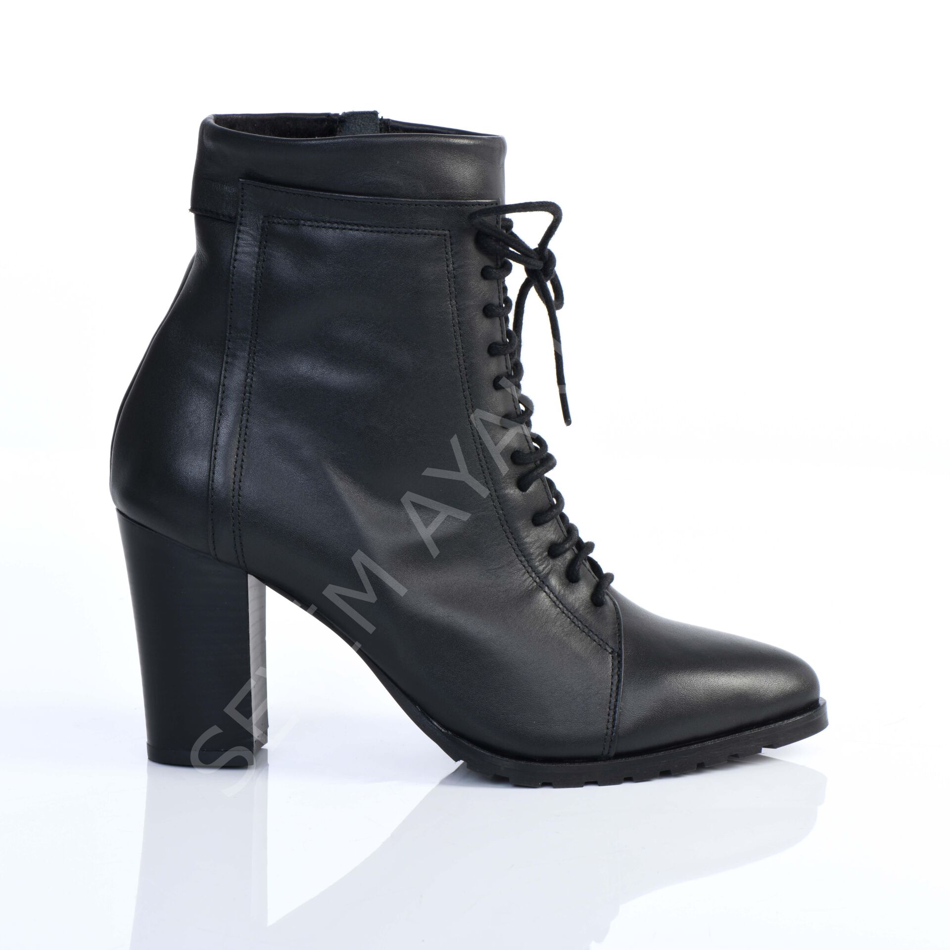 KADIN HAKİKİ DERİ BOT BAĞCIKLI FERMUARLI RAHAT GÜNLÜK KULLANIM